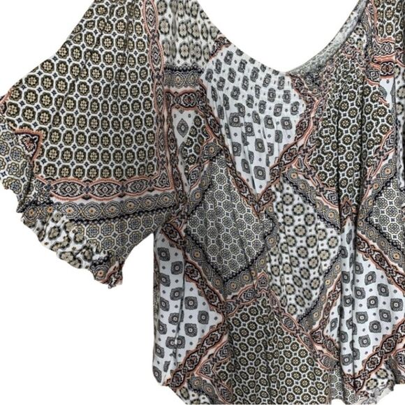 Maurices Brown bandana print off the shoulder top size Small NWT Small - Picture 4 of 5